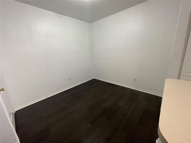 Foto del edificio - 5159 Wellington Park Cir