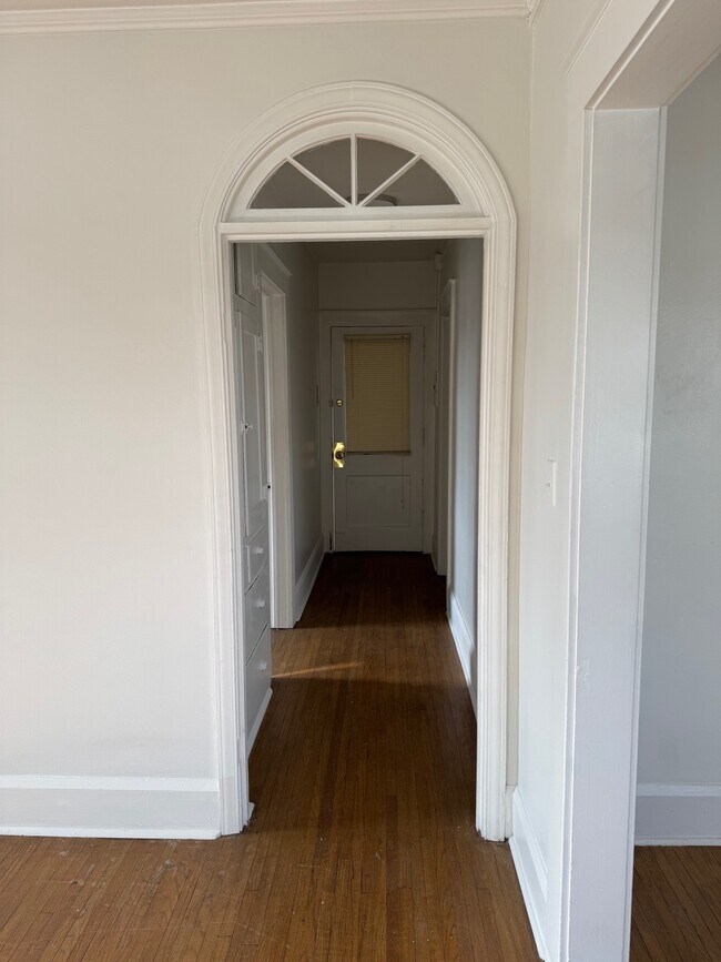 Foto del edificio - 310 Conant St