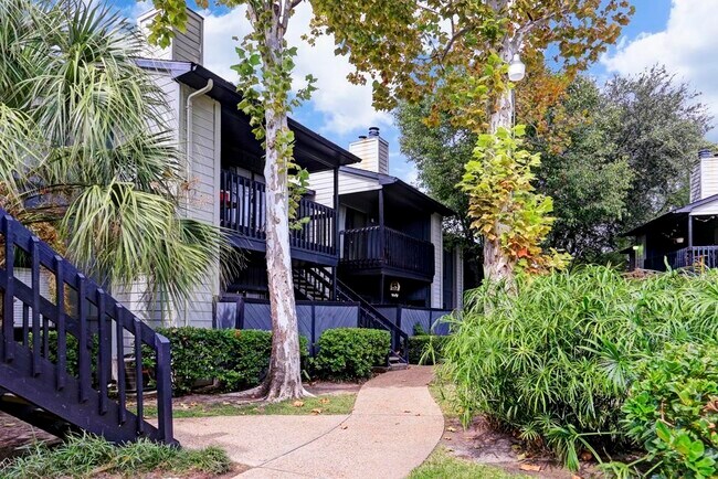 Foto del edificio - 9009 Richmond Ave