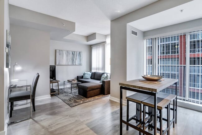 Building Photo - 30 Nelson St