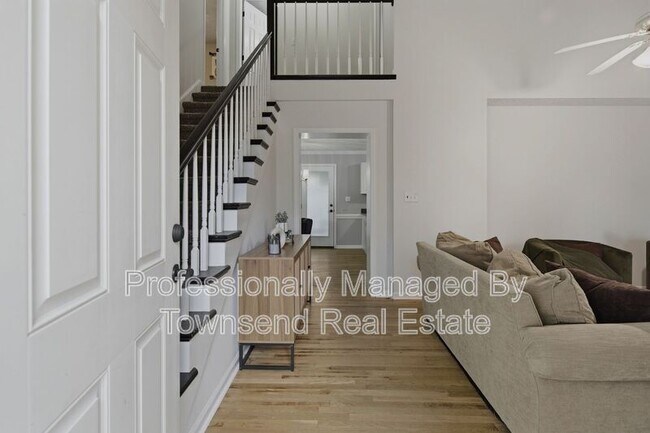 Building Photo - 2130 Hull Rd