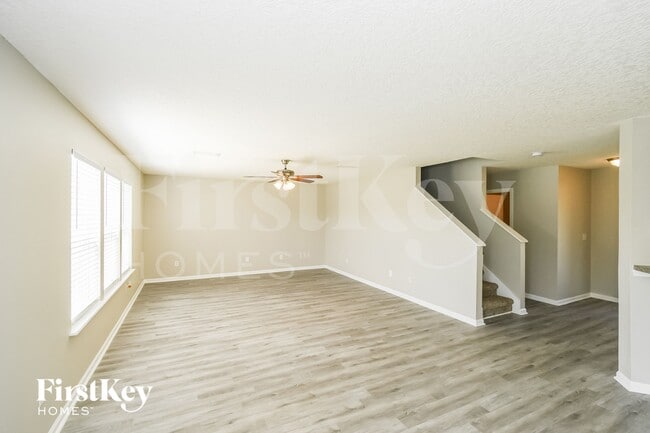 Foto del edificio - 9634 Hazel Lake Dr