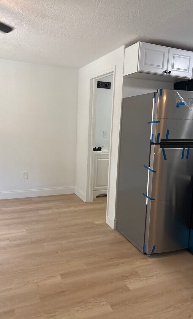 Foto del edificio - 4605 N Hubert Ave