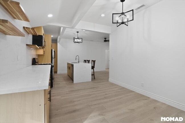 Building Photo - 2941 La Salle Ave