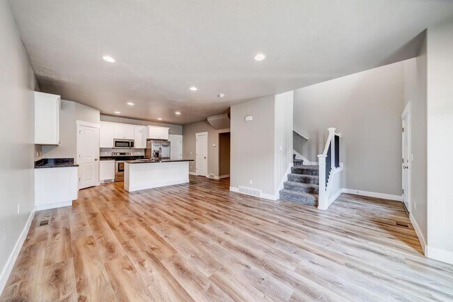 Building Photo - 4459 W Glendon Dr