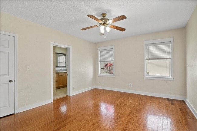 Building Photo - 689 Overspin Dr