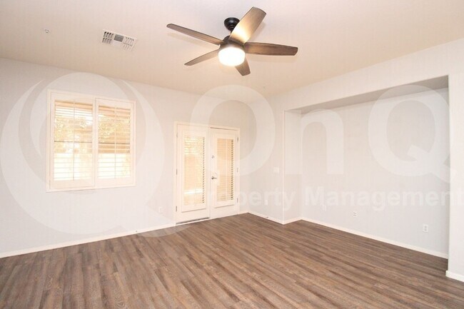 Foto del edificio - 870 E Devon Rd