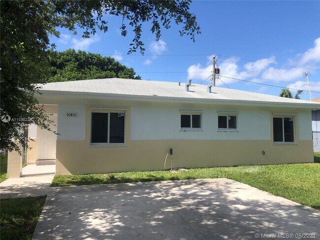 Building Photo - 10831 W Old Cutler Rd