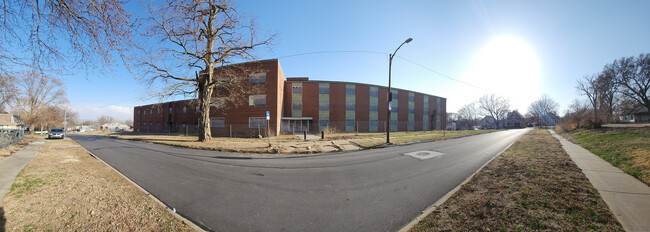 Foto del edificio - Larimore Senior Residences