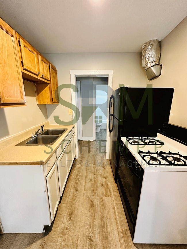 Building Photo - Spacious 2BD home off of Taylor Blvd!