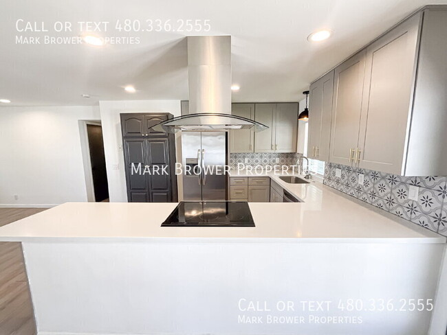 Foto del edificio - 7807 E McKinley St