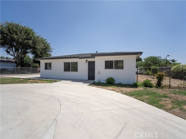 Foto del edificio - 13173 McKinley Ave
