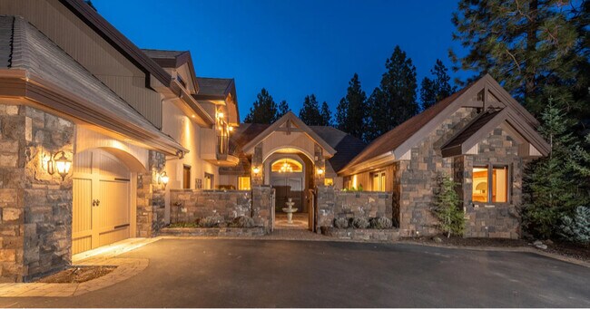 Building Photo - 61725 Broken Top Dr