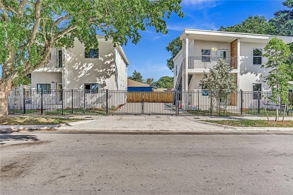 Foto principal - 5991 NW 14th Ave