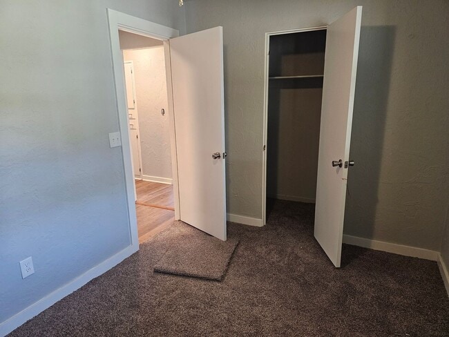 Foto del edificio - 3 bed 2 bath Newly Renovated Home For Rent