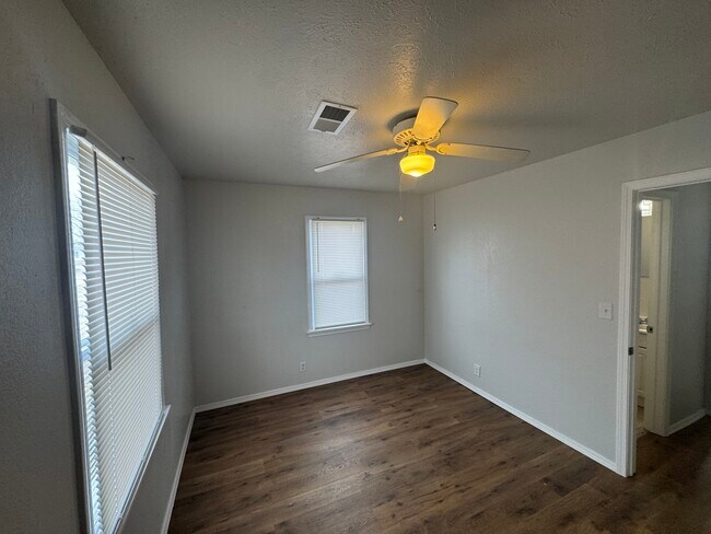 Foto del edificio - 608 W Emporia Ave