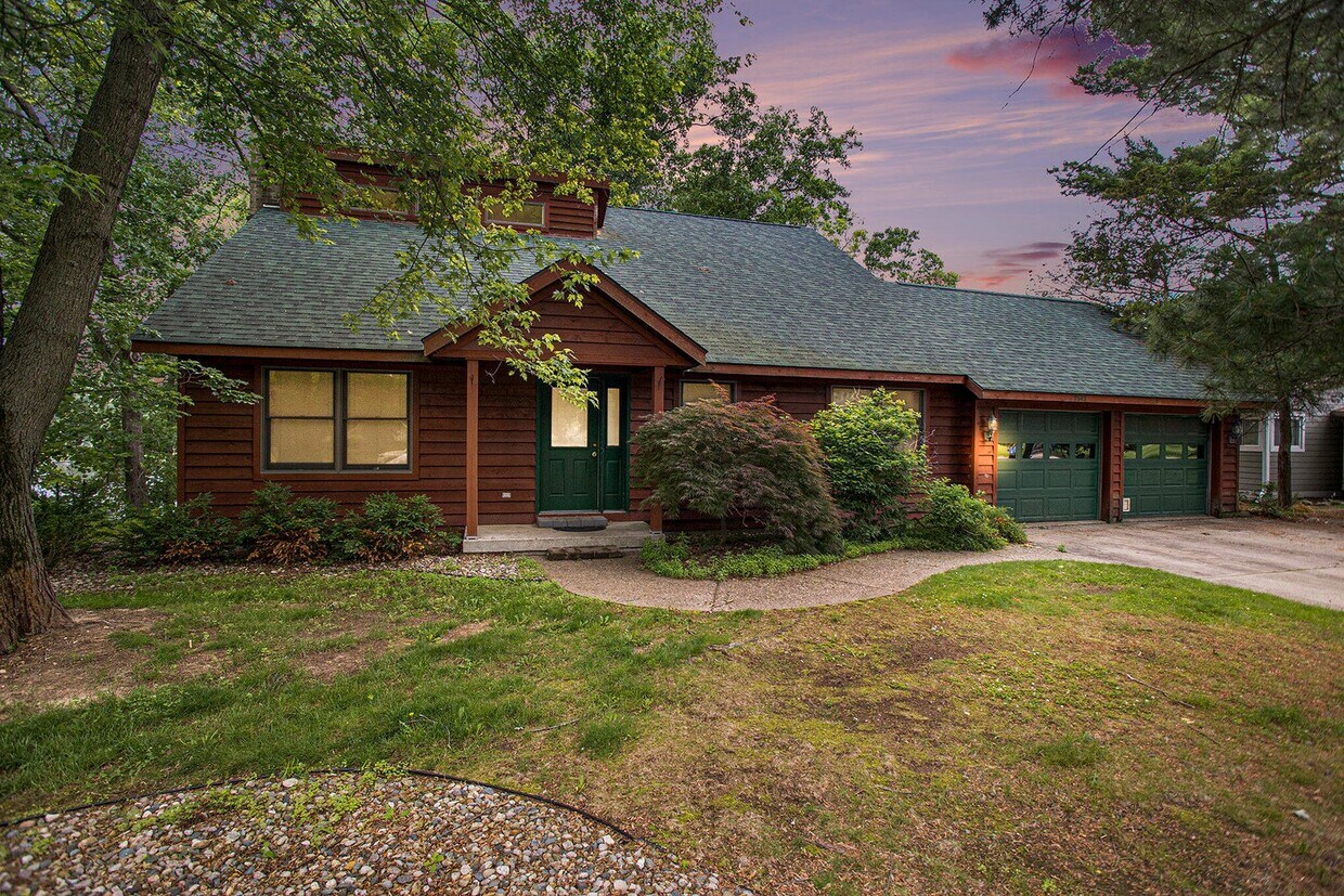 Foto principal - 3563 N Blackstone Ave
