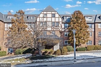 Building Photo - 310 Ridgemede Rd