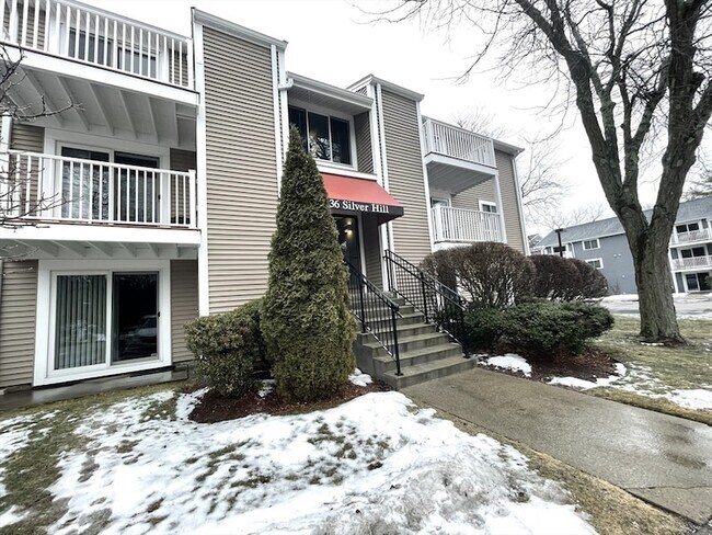 Foto del edificio - 36 Silver Hill Ln