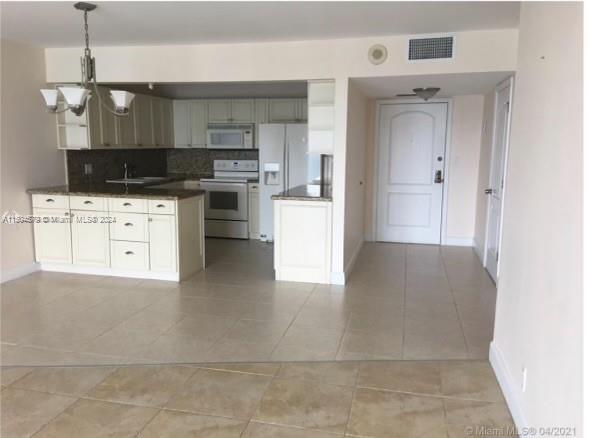 Building Photo - 3800 S Ocean Dr