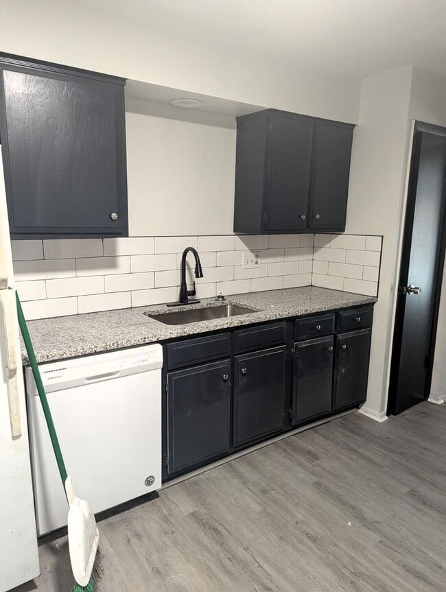 Building Photo - Ready to come home?!