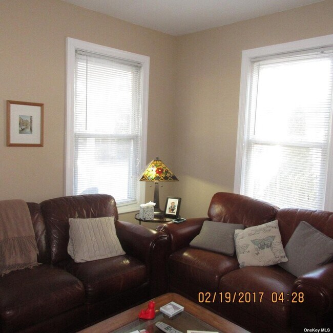 Building Photo - 7 Bayside Ave