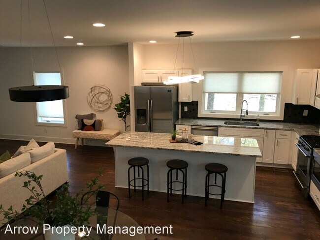Foto del edificio - 4 br, 3.5 bath House - 33 Perkins St