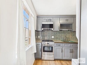 Building Photo - 807 Gildersleeve St