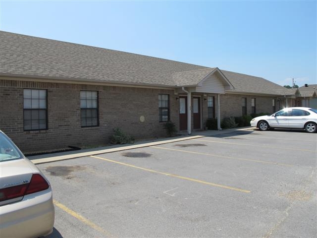 Foto principal - 120 Pineview Dr
