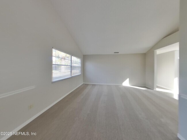 Foto del edificio - 2036 Pompano Pkwy