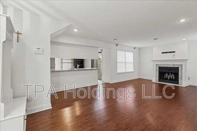Building Photo - 1500 W Esplanade Ave