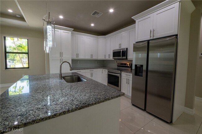 Foto del edificio - 4427 43rd Ave NE