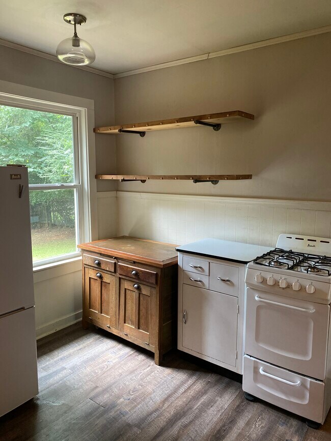 Building Photo - 543 Overstreet Dr