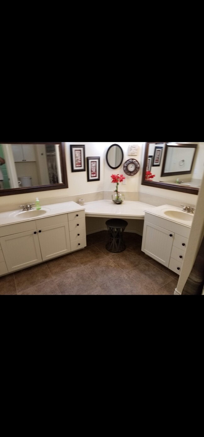 Building Photo - 535 Palmetto Dr