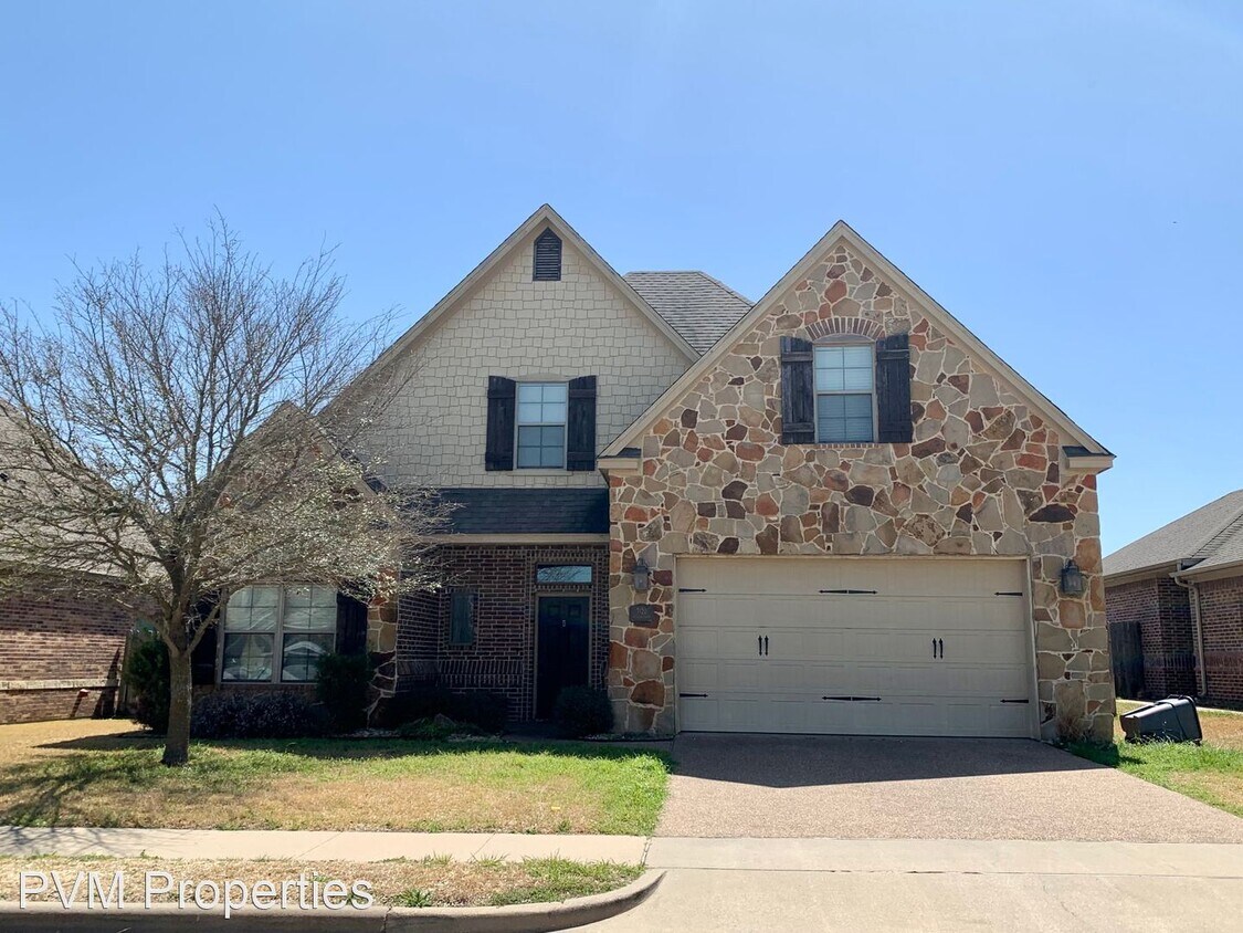 Primary Photo - 4 br, 2.5 bath House - 3120 Stallion