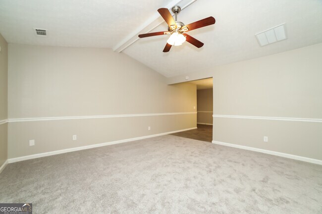 Foto del edificio - 8218 Lakeview Dr SW
