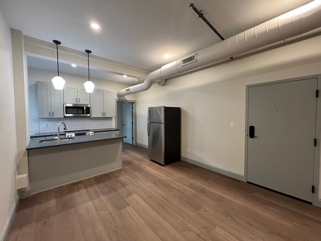 Foto principal - 160 Seabury St