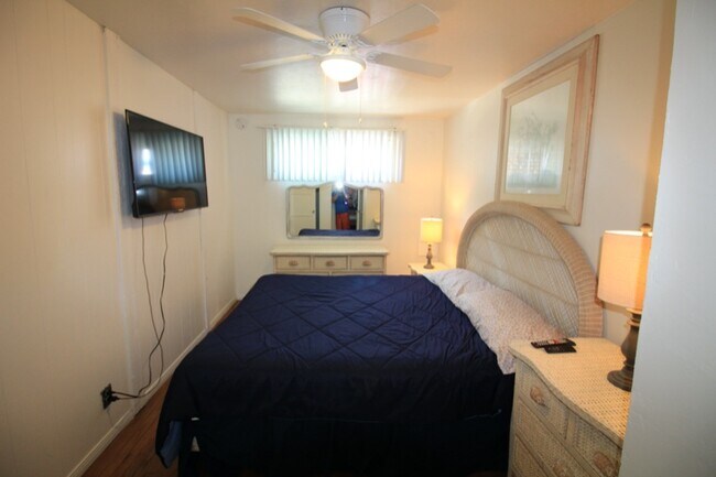 Foto del edificio - 728 Venice Ct