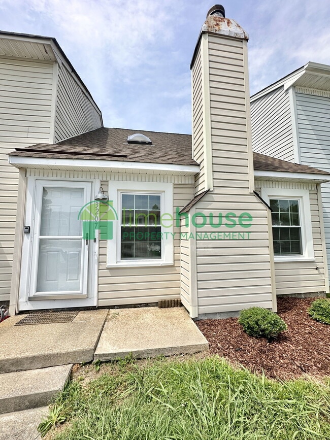 Foto del edificio - 3207 Creekside Dr