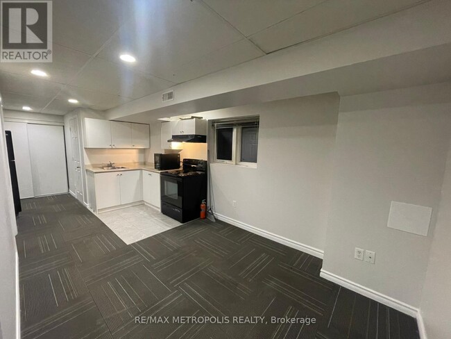 Building Photo - 58 Whitefoot Crescent