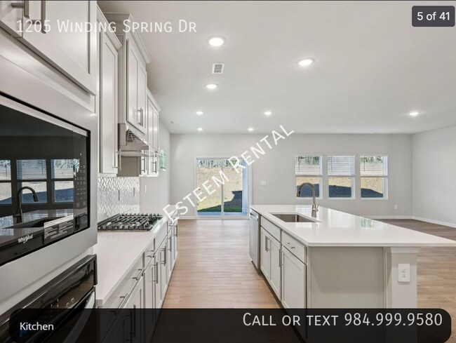 Foto del edificio - 1205 Winding Spg Dr
