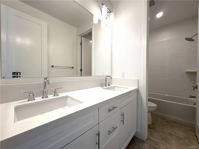 Foto del edificio - 5168 Solace Dr