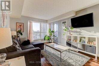 Building Photo - 181 Village Green Square