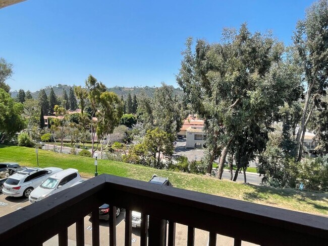 Foto del edificio - 6191 Rancho Mission Rd