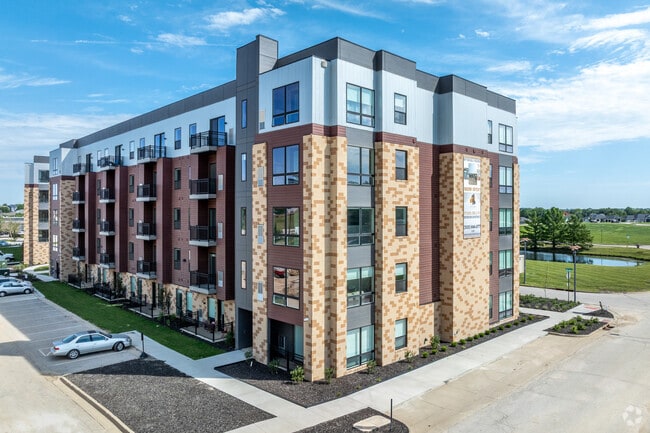 Building Photo - Concord at Marketplace 55+ Independent Living