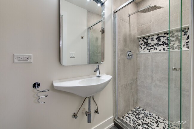 Foto del edificio - 359 Chaparral Cir