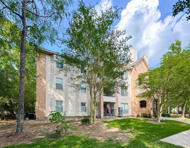 Foto del edificio - 8051 Bay Branch Dr