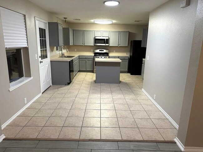 Building Photo - 4811 Pebble Bluff Ln