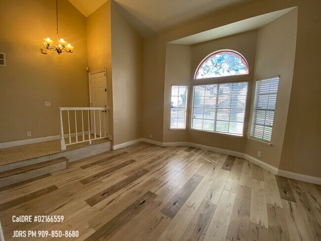 Foto del edificio - Chino 4 Bedroom Available Mid May