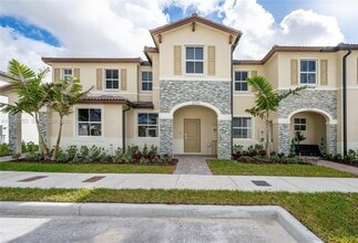 Building Photo - 2747 SE 26th Rd